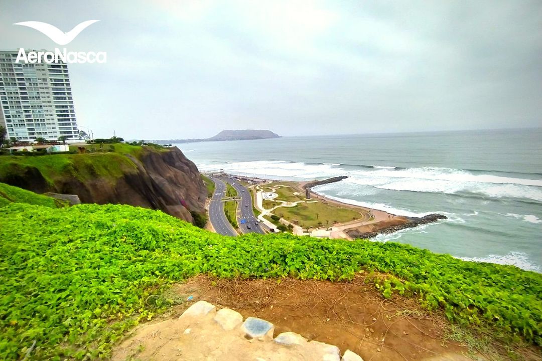 Sur de Lima desde el Parque Maria Reiche